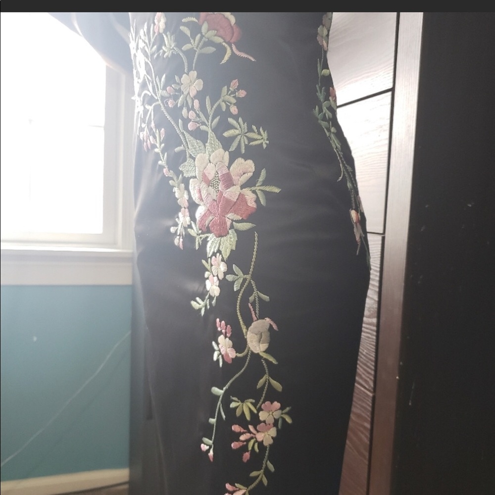 Forever Floral Design Embroidery Dress Size Large - Picture 3 of 11